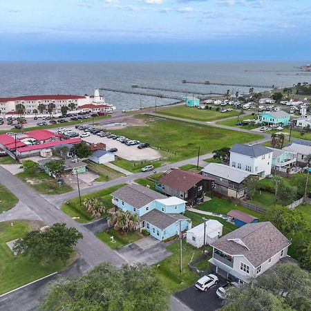 Beautiful Rockport Townhome - Walk To Aransas Bay! Exterior photo