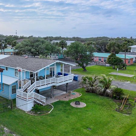 Beautiful Rockport Townhome - Walk To Aransas Bay! Exterior photo