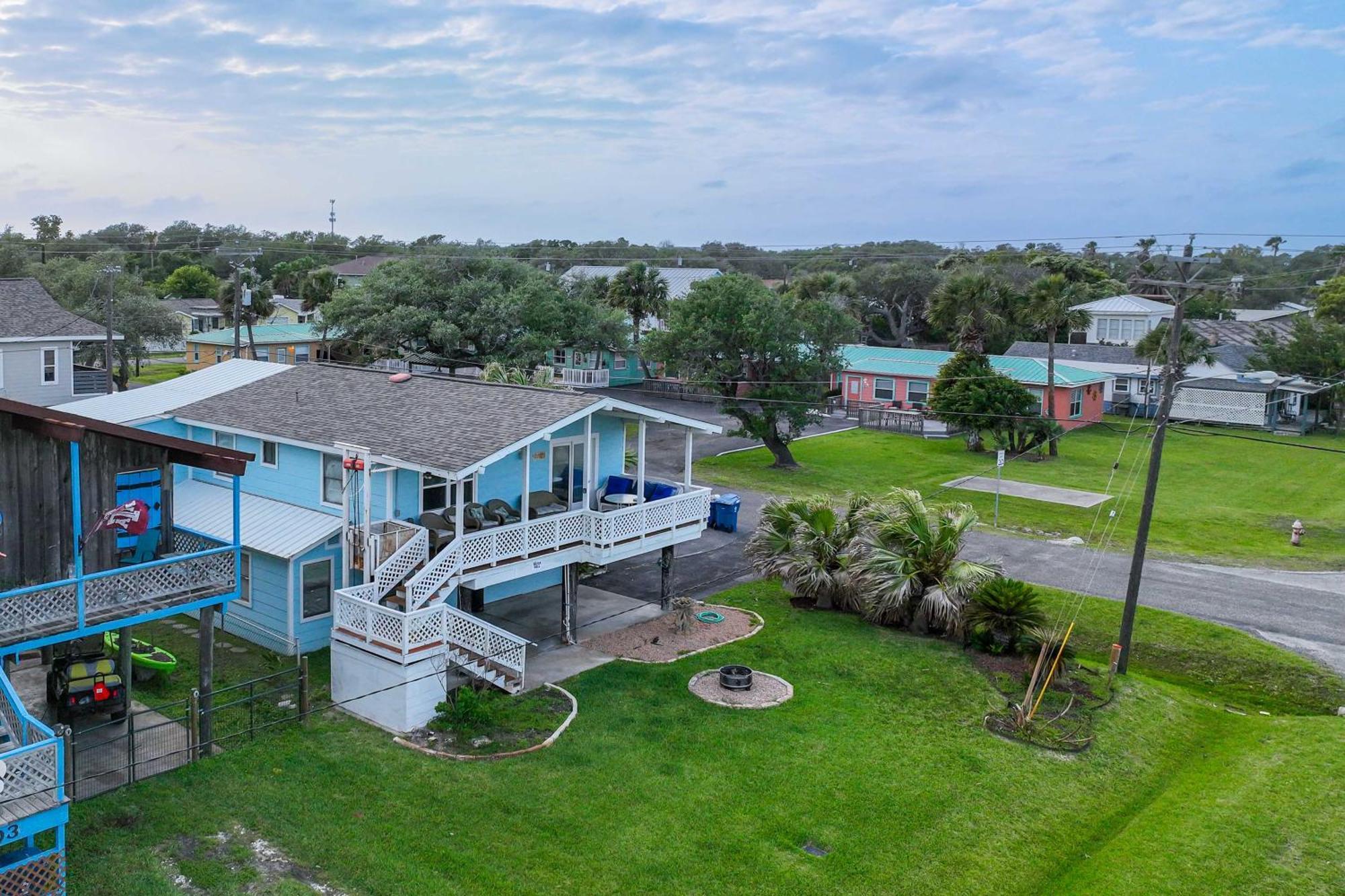 Beautiful Rockport Townhome - Walk To Aransas Bay! Exterior photo